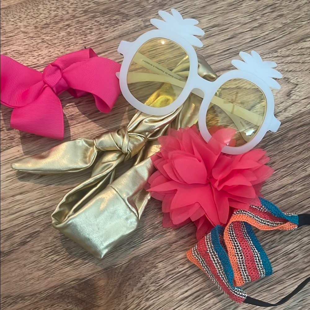 Fun Tropical Accessories Set